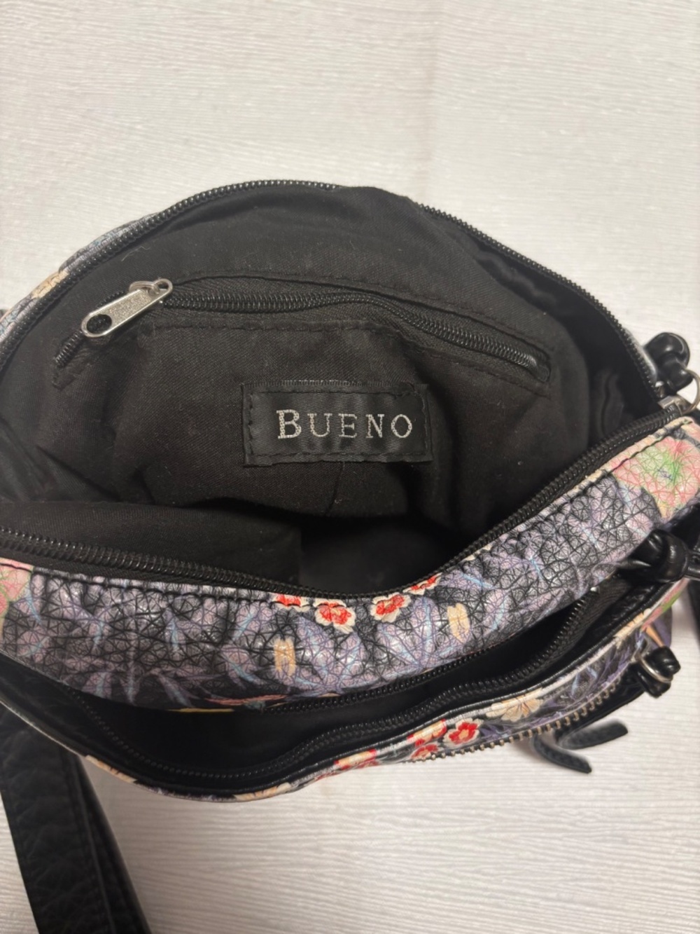 Bueno of California Watercolor Floral Shoulder Crossbody Bag Black - Picture 2 of 10